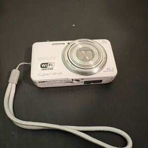 Sony Cybershot DSC-WX80